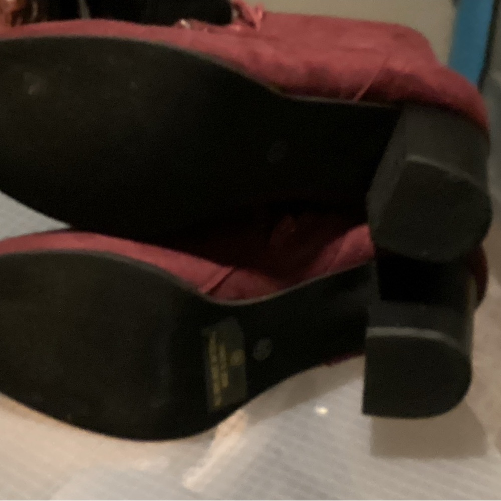 Elegant Burgundy Lace-Up Heeled Boots - Picture 4 of 4